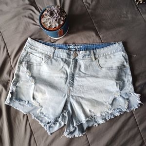 Boyfriend jeans shorts..